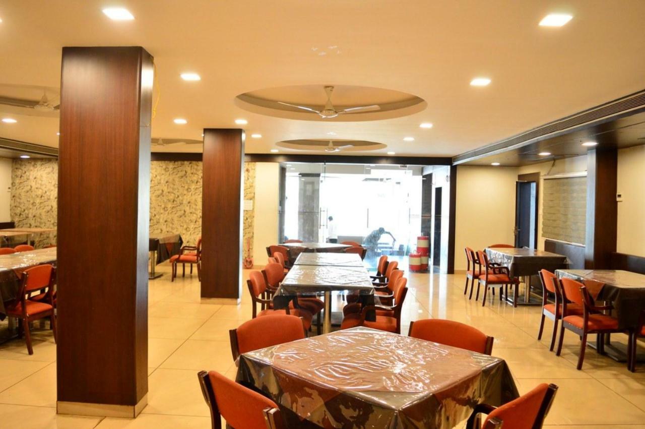 Hotel Maheshwari Avenue Ujjain Zewnętrze zdjęcie