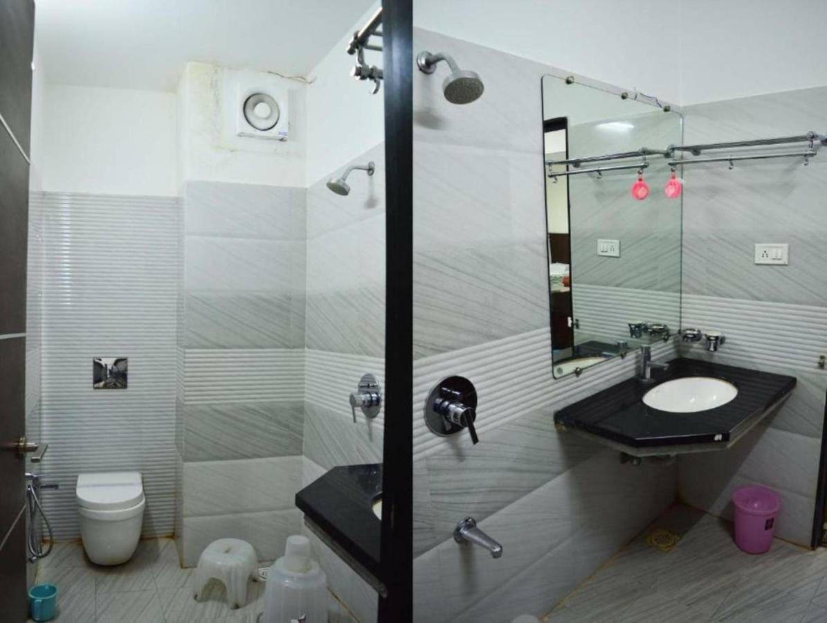 Hotel Maheshwari Avenue Ujjain Zewnętrze zdjęcie
